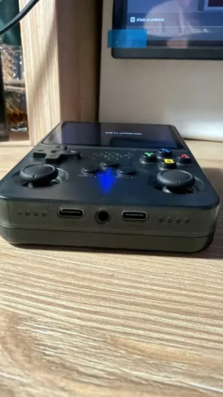 Consola R36S Negra y Multicolor