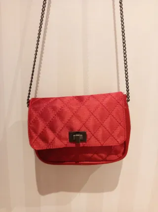 Bolso de fiesta rojo guinda