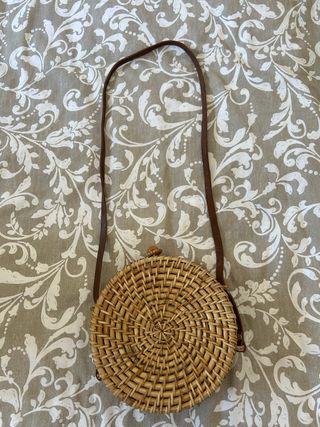 Bolso redondo de rafia Zara