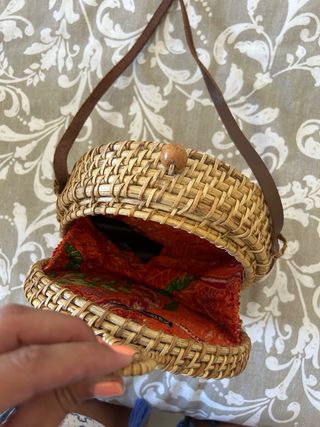 Bolso redondo de rafia Zara