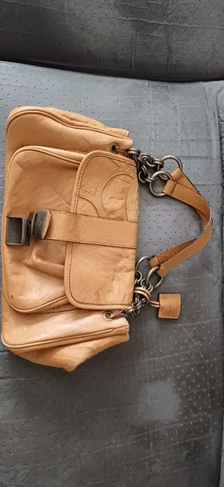 Bolso de hombro de piel de Purificación García