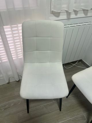 Juego de 4 sillas blancas comedor