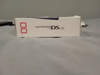 Nintendo DS Negra con 2 juegos y accesorios