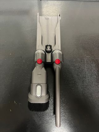 Soporte y cepillos Dyson V12 Slim