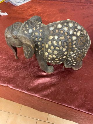 Elefante decorativo in legno intarsiato