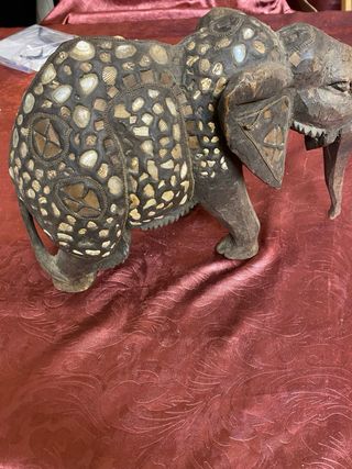 Elefante decorativo in legno intarsiato