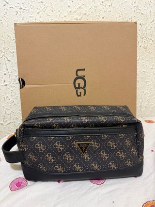 Bolso neceser Guess estampado