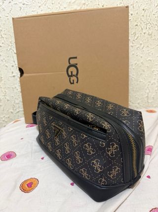 Bolso neceser Guess estampado