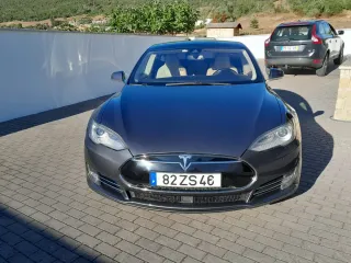 Tesla Model S 2014