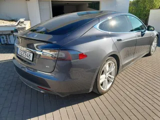 Tesla Model S 2014