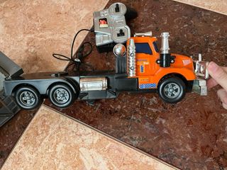 Camión Grúa deledirigida