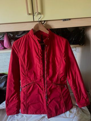 Piumino rosso in ottime condizioni