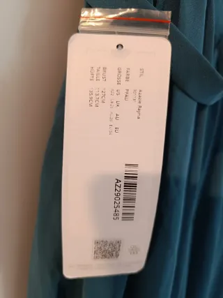 Vestido largo verde con abertura