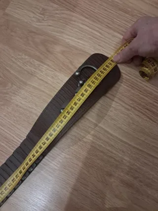 Cinturón marrón elástico con hebilla