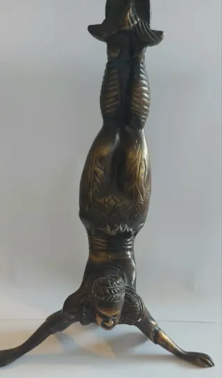 Candelabro de Bronce Figura Humana