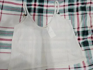 Camiseta beige de tirantes