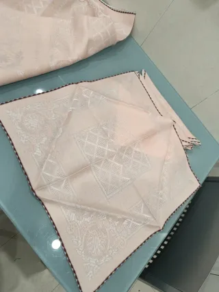 Mantelería bordada nueva