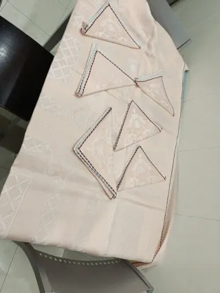 Mantelería bordada nueva