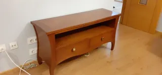 Set de muebles de salón: Vitrina, mesa, cómoda, tv