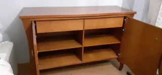 Set de muebles de salón: Vitrina, mesa, cómoda, tv