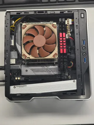 PC AMD Ryzen 5600GT Asrock B550m-itx/AC