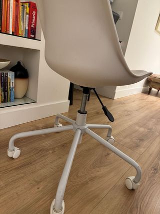 Silla de oficina regulable en altura