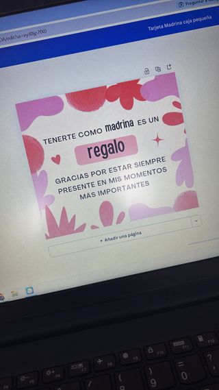 Caja regalo con botella y llavero