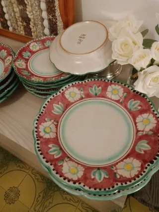 Lotto CAS 3 piatti Vietri motivo floreale Margheri