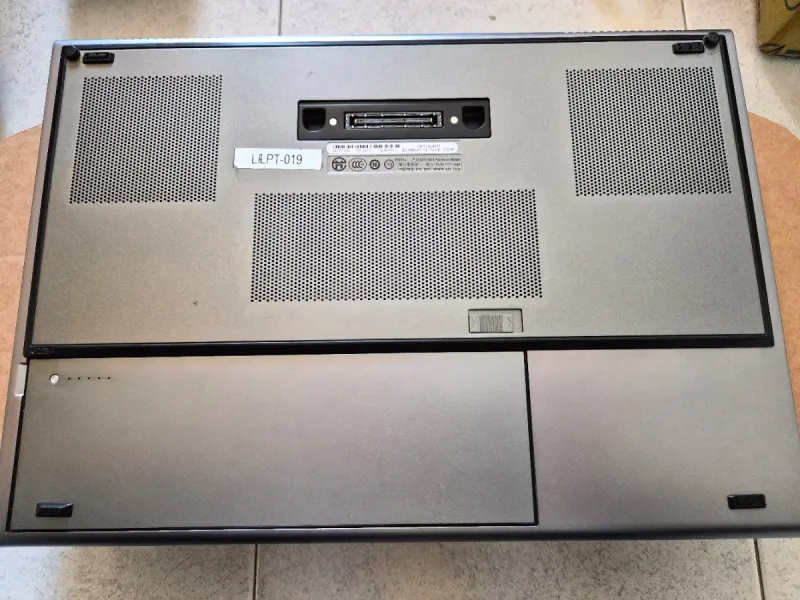 Laptop Dell Precision M6500 + Estación de acoplamiento afbeelding 4