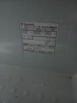 Nevera trivalente Dometic