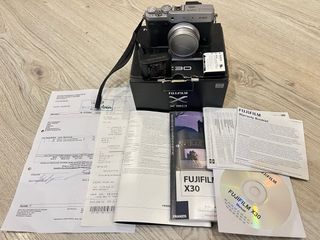 Cámara Fujifilm X30 Plata y Negra - con marcas