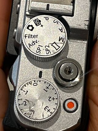 Cámara Fujifilm X30 Plata y Negra - con marcas