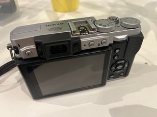 Cámara Fujifilm X30 Plata y Negra - con marcas