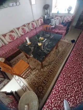 Lote de alfombras enrolladas, escucho ofertas