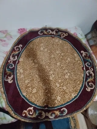 Lote de alfombras enrolladas, escucho ofertas