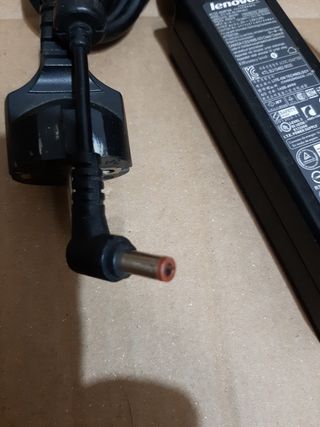 Cargador de portátil lenovo