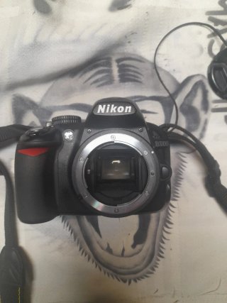 Nikon D3100 + Flash MK320 + Lente 18-55mm