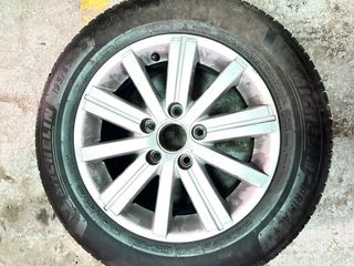 4 llantas R 15 y 4 Neumaticos