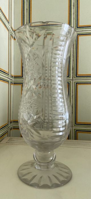 Jarrón de cristal tallado