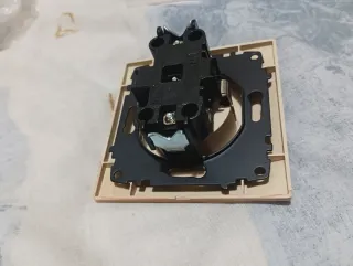 Enchufe Eléctrico Madera 250V AC