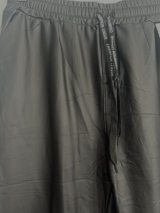 Pantalones de cuero negros