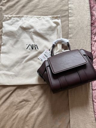 Bolso burdeos Zara