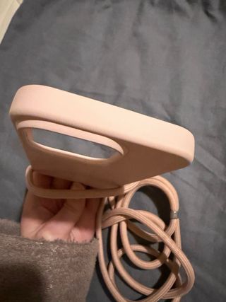 Cover iPhone 15 Pro Nera e Rosa con Laccio