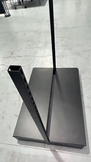 Expositor metálico negro estantería