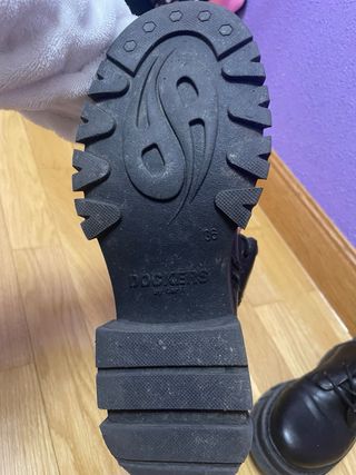 Botas militares negras con cordones