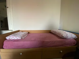 Letto singolo con 2 cassetti spaziosi
