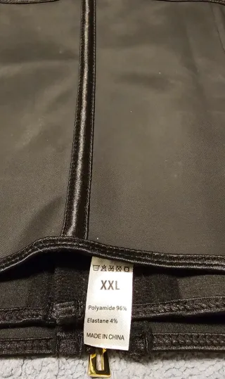 Corsé ajustable negro con cremallera