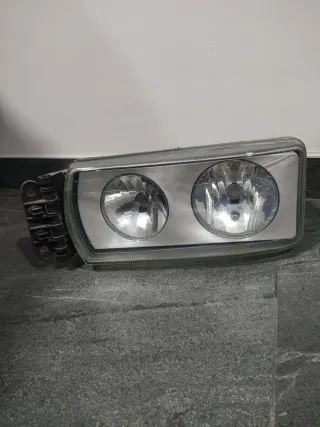 Faro delantero Iveco