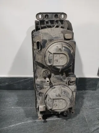Faro delantero Iveco