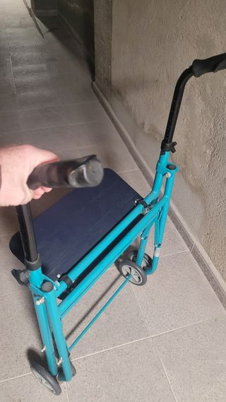 Andadores y silla de transporte enfermos